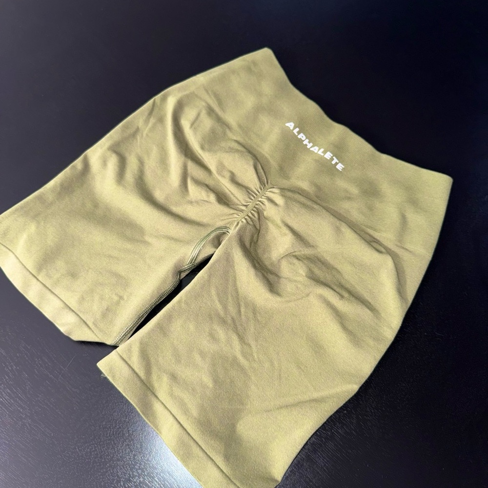 Alphalete Women's Oak Biker Shorts